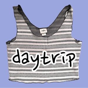 Daytrip white and black stripped cropped tank top. Size Small 🚙🚗